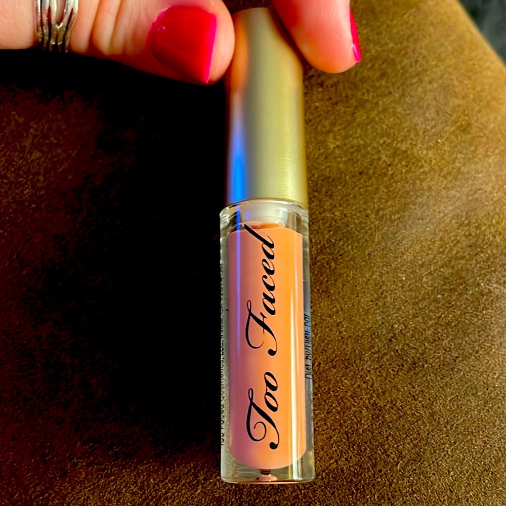 Too Faced lip gloss